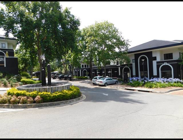 724M² OFFICE TO LET IN HYDE PARK